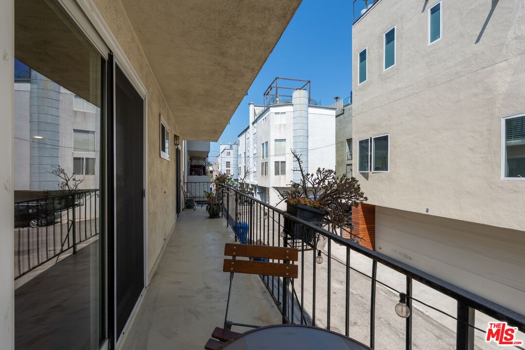 3812 Pacific Ave Unit: 2