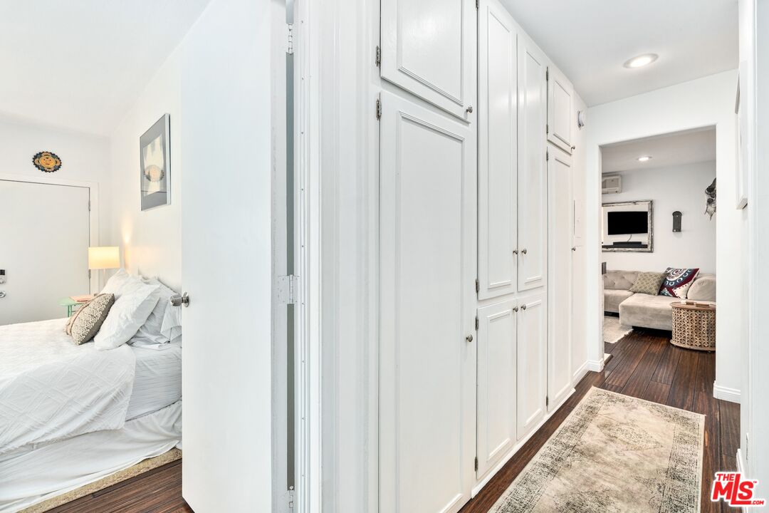 3812 Pacific Ave Unit: 2