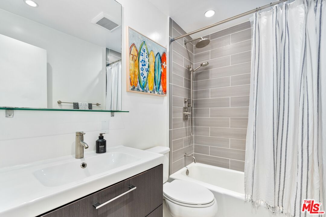 3812 Pacific Ave Unit: 2