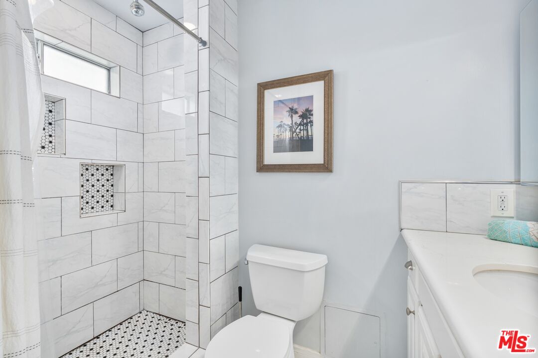 3812 Pacific Ave Unit: 2