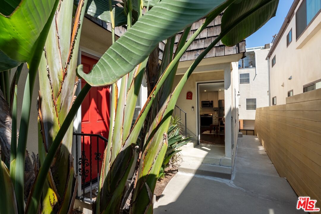 3812 Pacific Ave Unit: 2