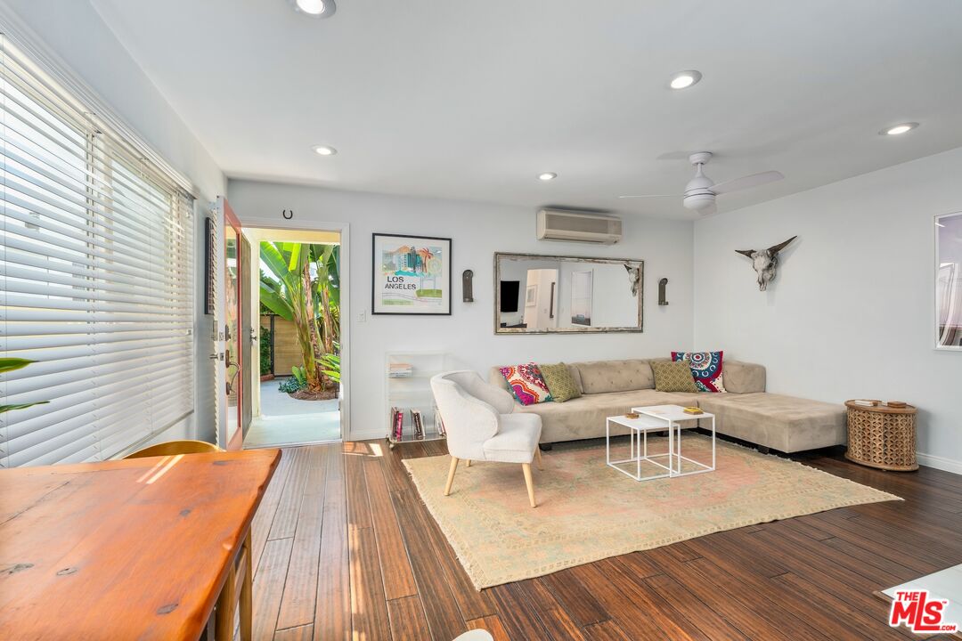 3812 Pacific Ave Unit: 2