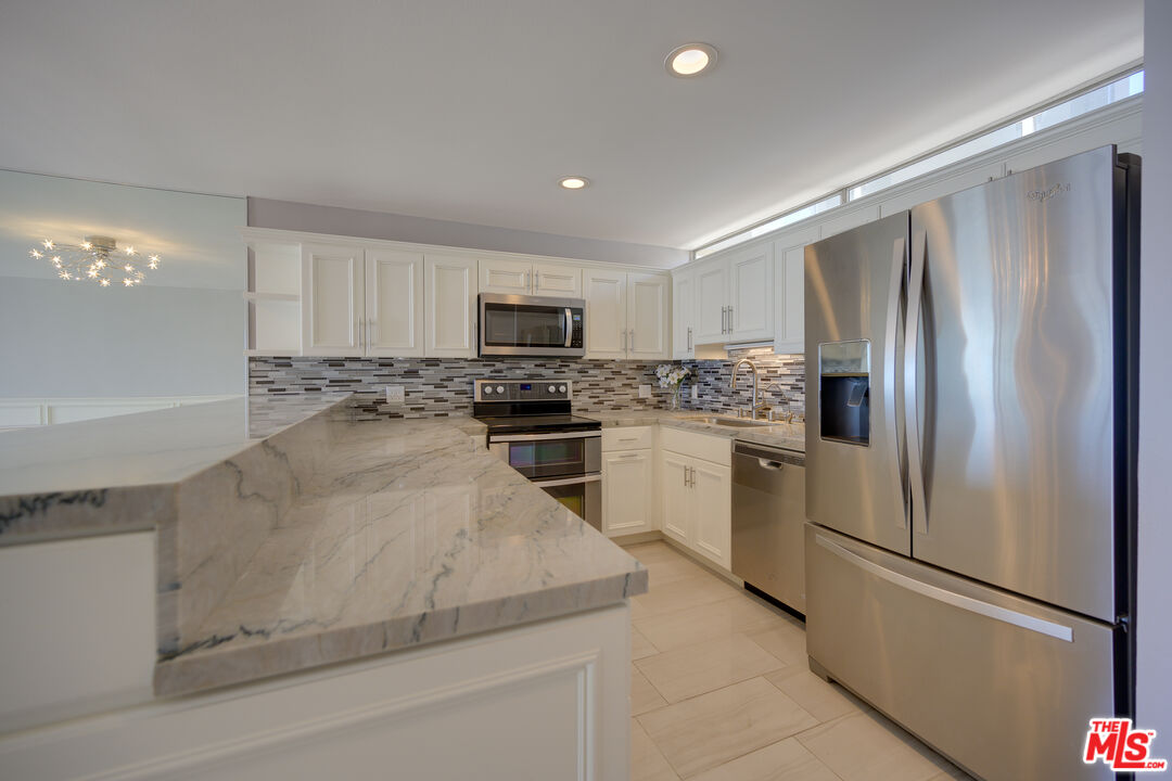2 Ketch St Unit: 204