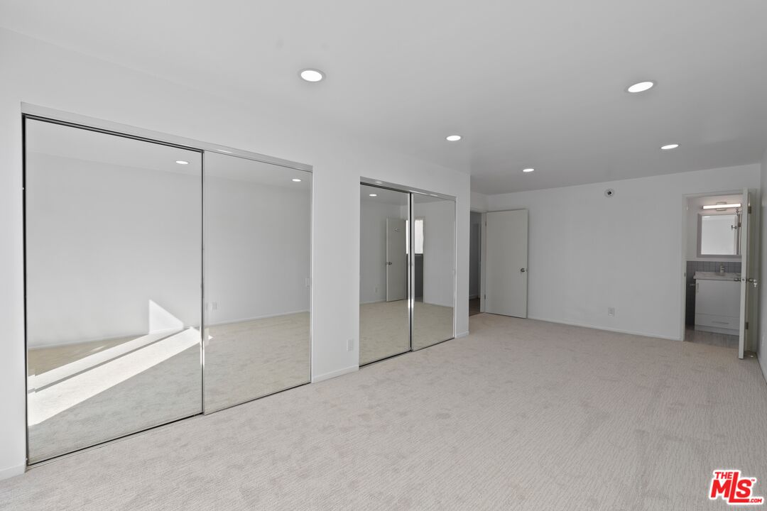 122 Buccaneer St Unit: 3