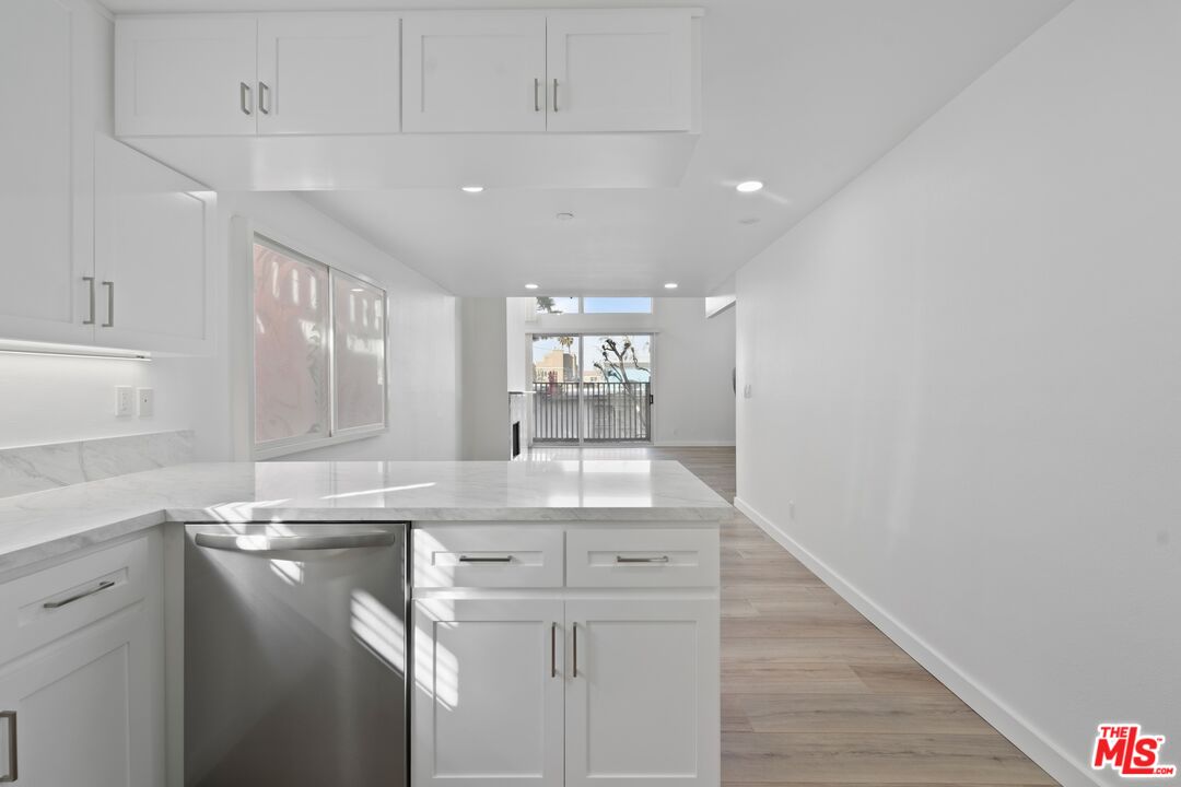 122 Buccaneer St Unit: 3