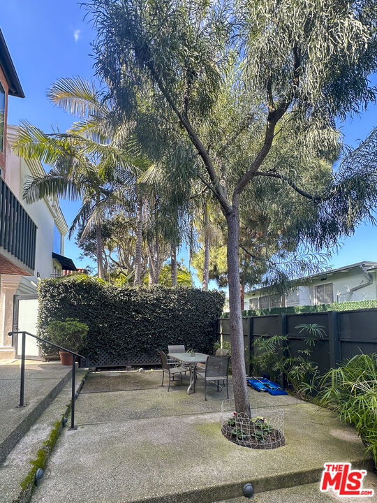 122 Buccaneer St Unit: 3