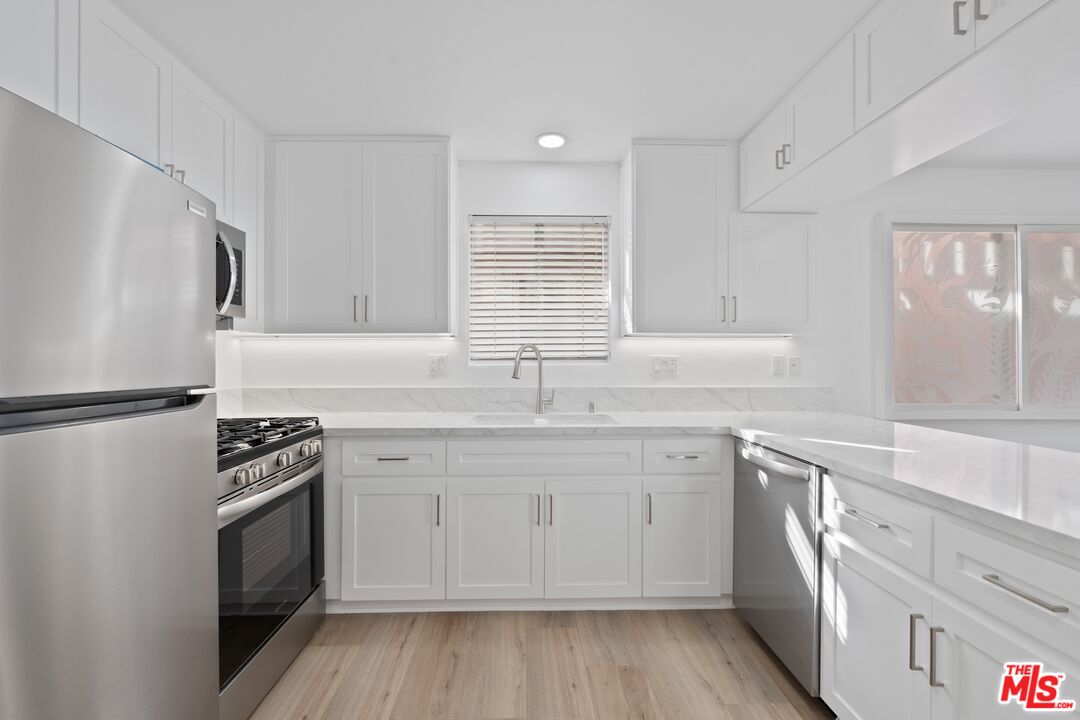 122 Buccaneer St Unit: 3