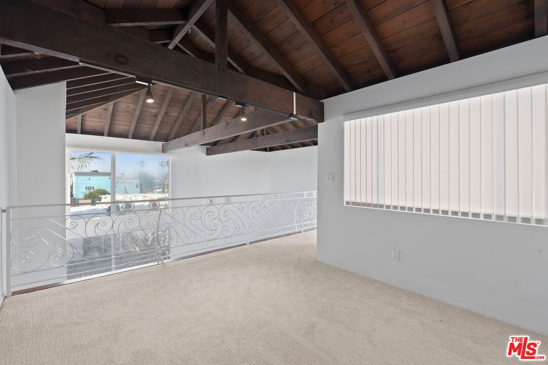 122 Buccaneer St Unit: 3