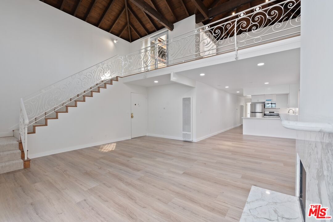 122 Buccaneer St Unit: 3