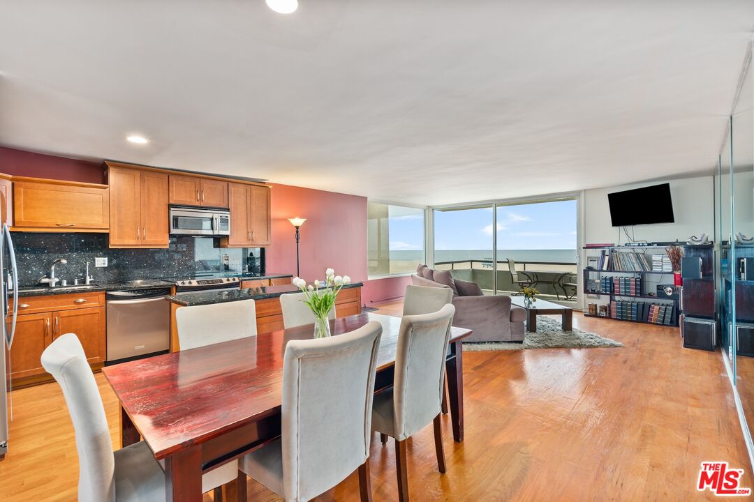 6 Fleet St Unit: 203