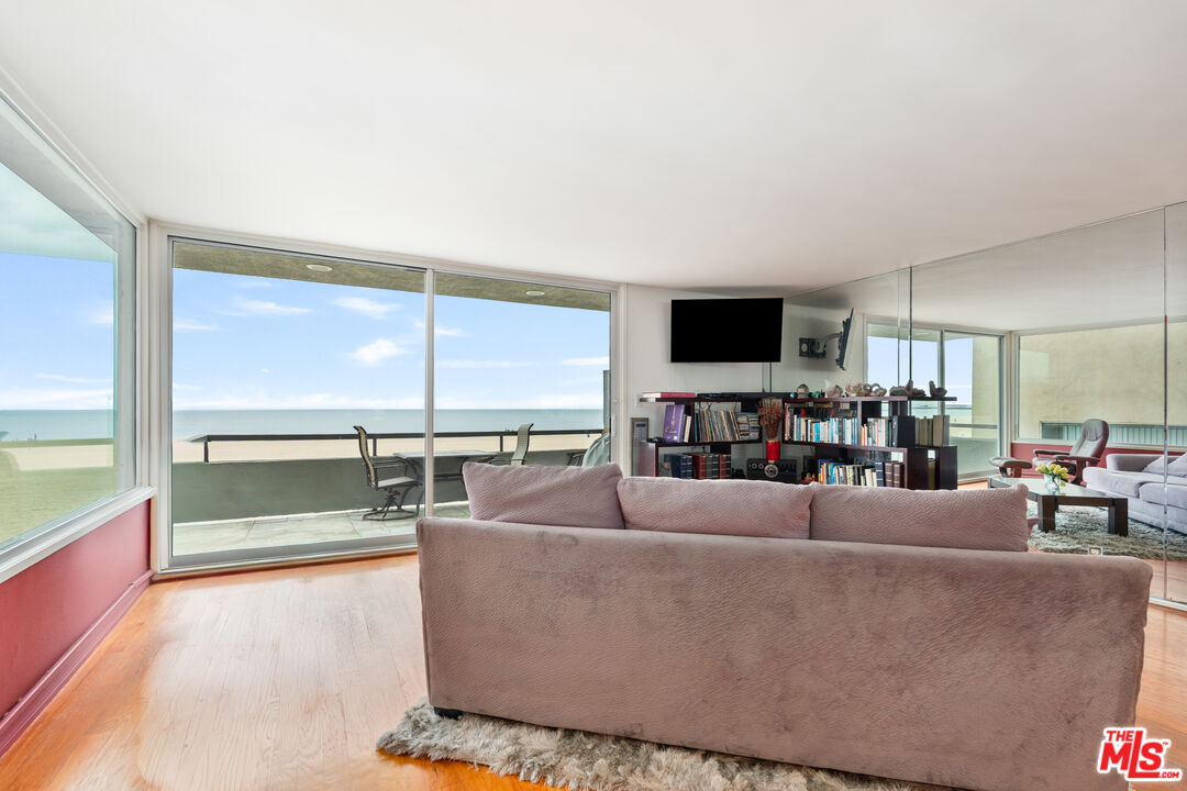 6 Fleet St Unit: 203