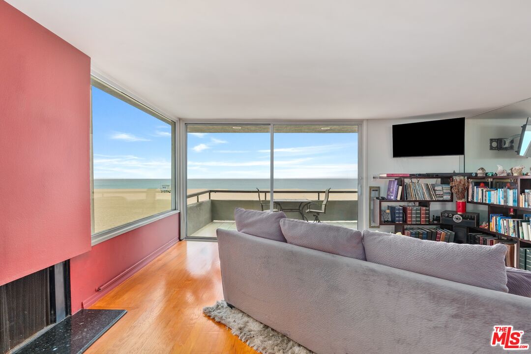 6 Fleet St Unit: 203