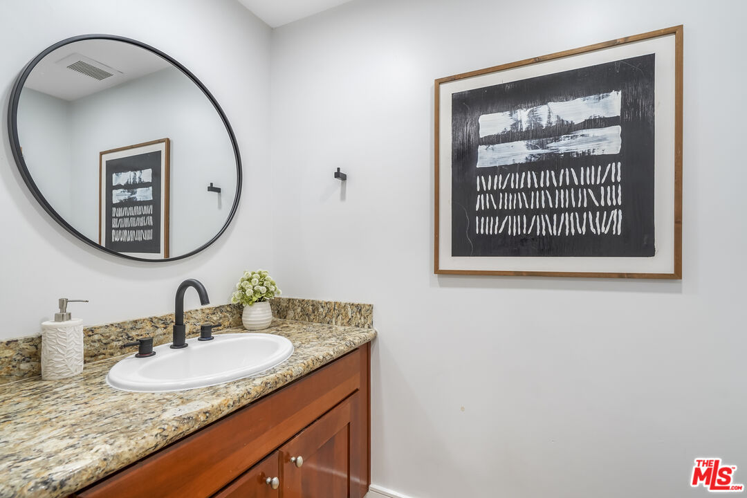 1878 Greenfield Ave Unit: 104