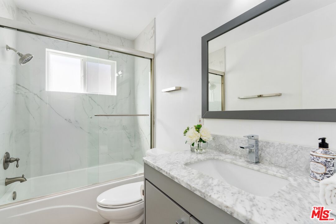 3806 Ocean Front Walk