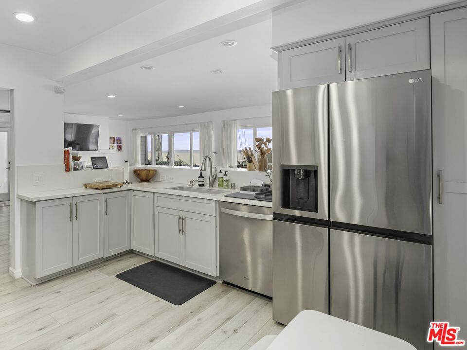 3806 Ocean Front Walk