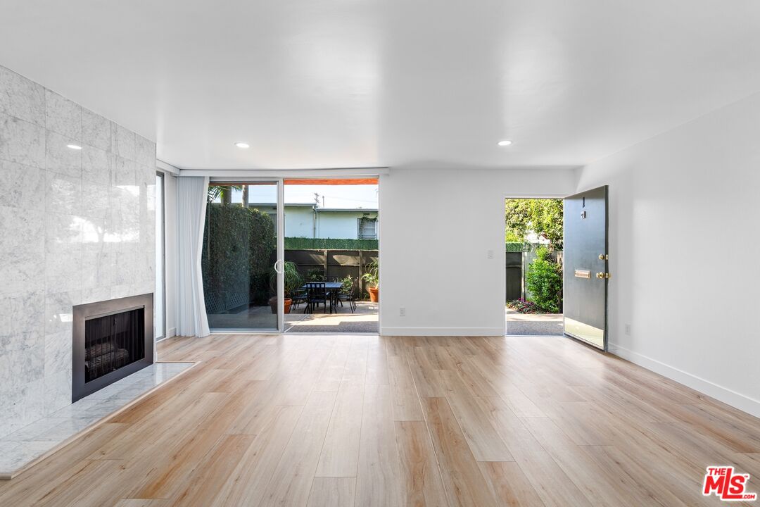 122 Buccaneer St Unit: 1