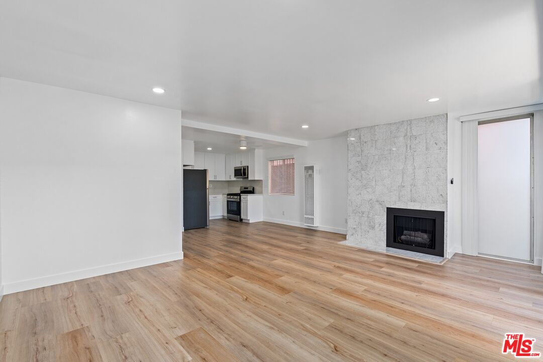 122 Buccaneer St Unit: 1