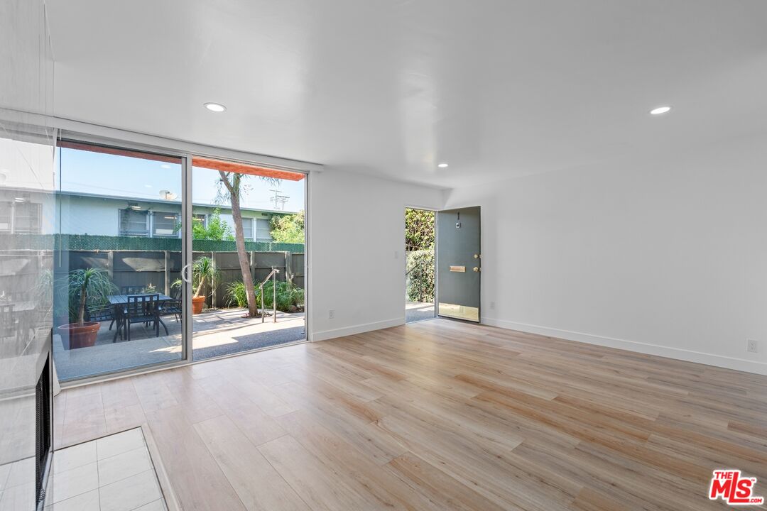 122 Buccaneer St Unit: 1