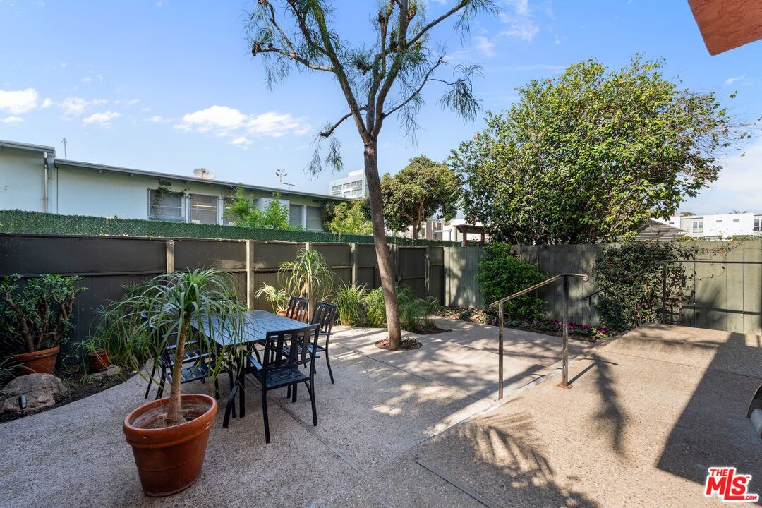 122 Buccaneer St Unit: 1