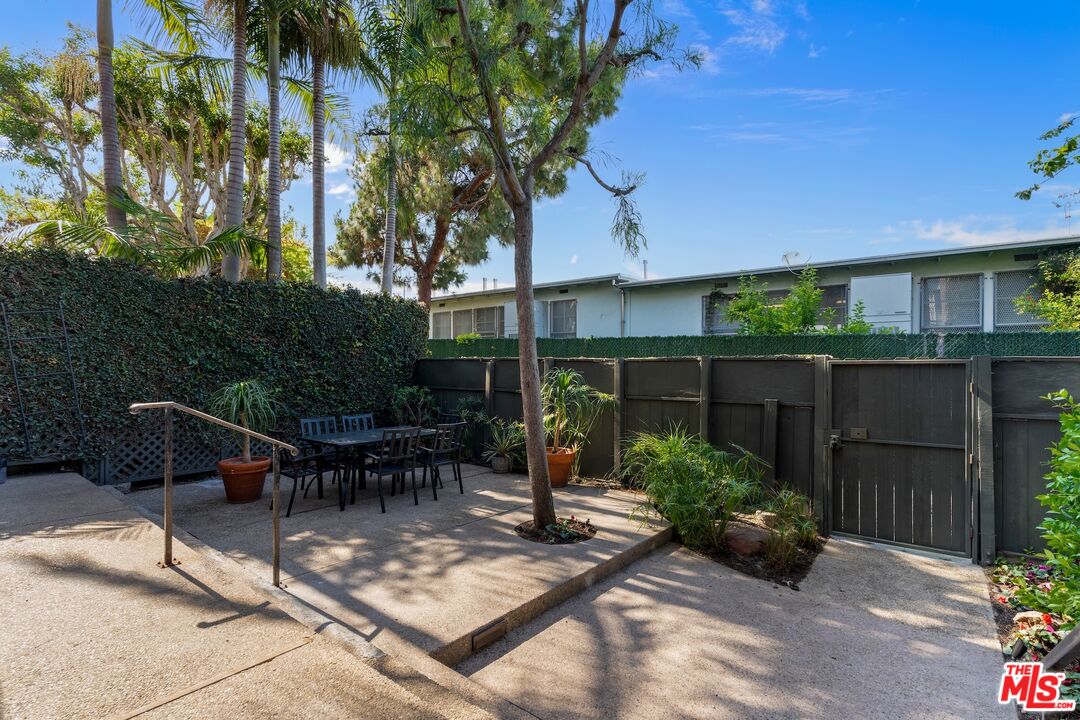 122 Buccaneer St Unit: 1