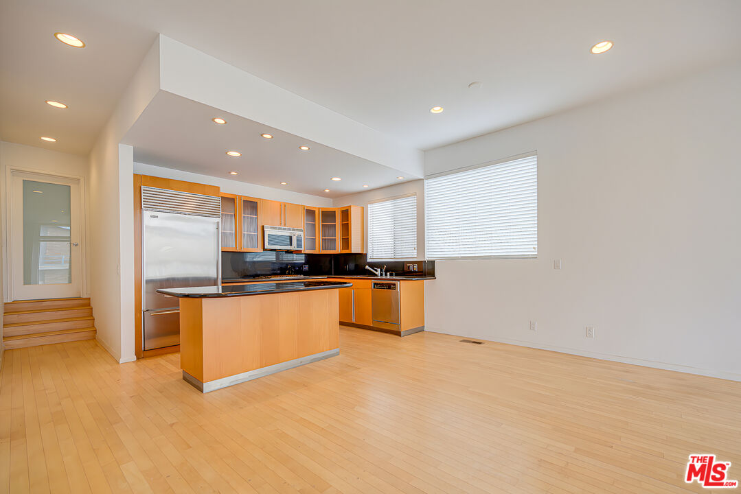 14 Privateer St Unit: 1