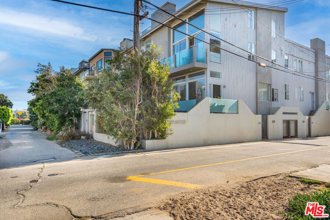 14 Privateer St Unit: 1