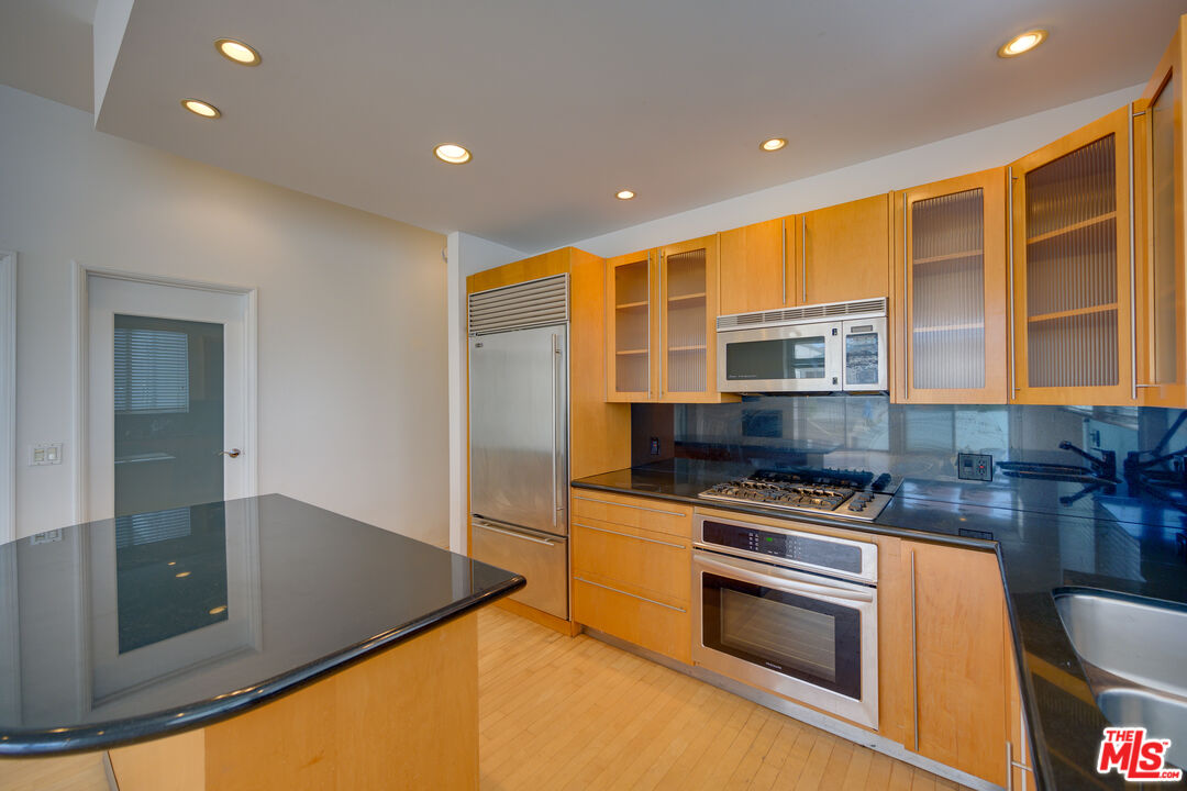 14 Privateer St Unit: 1