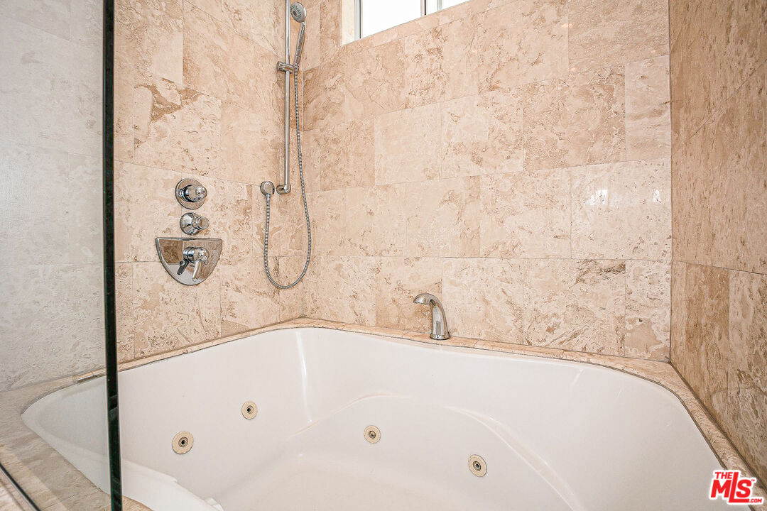 14 Privateer St Unit: 1