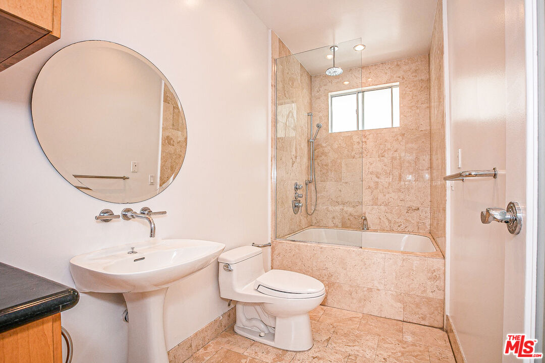 14 Privateer St Unit: 1