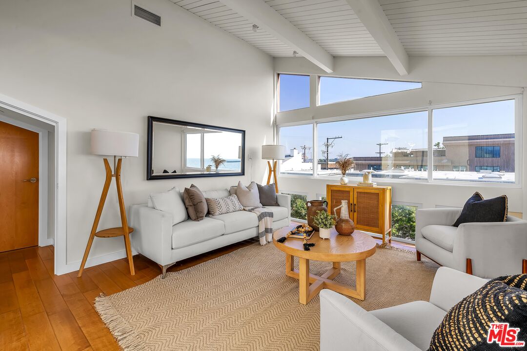 4 Lighthouse St Unit: 13