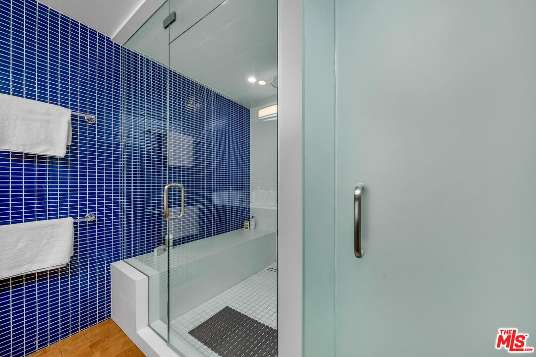 4 Lighthouse St Unit: 13