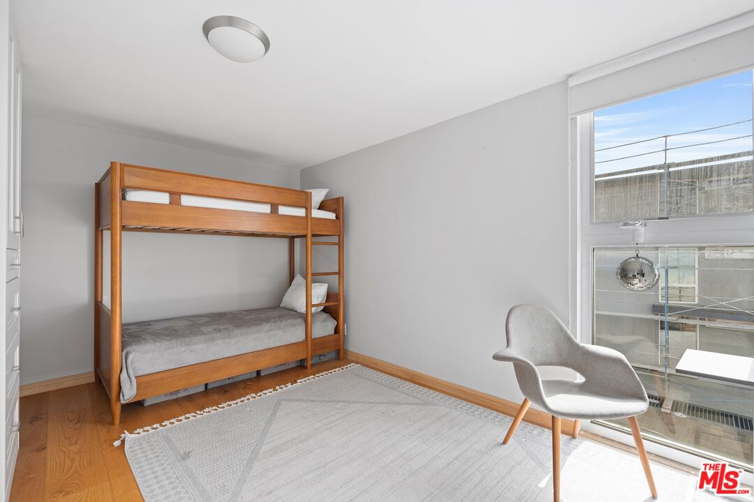 7 Fleet St Unit: 201