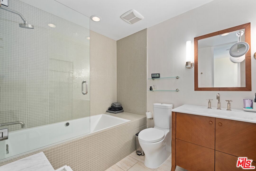 7 Fleet St Unit: 201