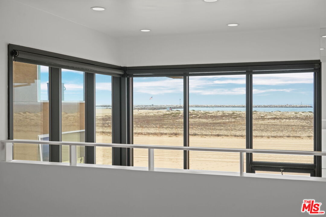 6 Voyage St Unit: 108