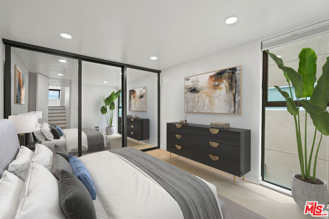 6 Voyage St Unit: 108