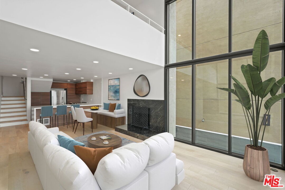 6 Voyage St Unit: 108