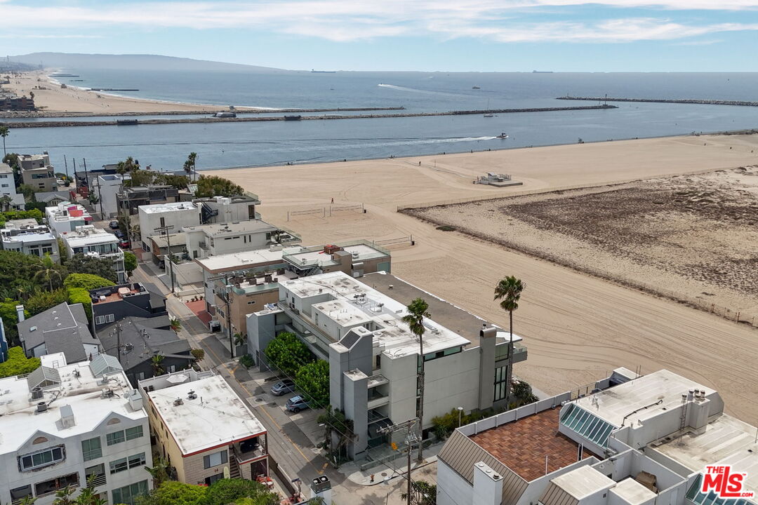 6 Voyage St Unit: 108