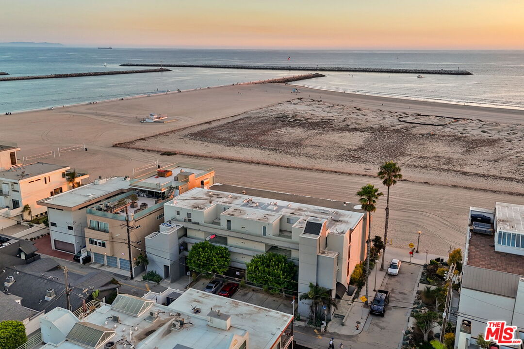 6 Voyage St Unit: 108