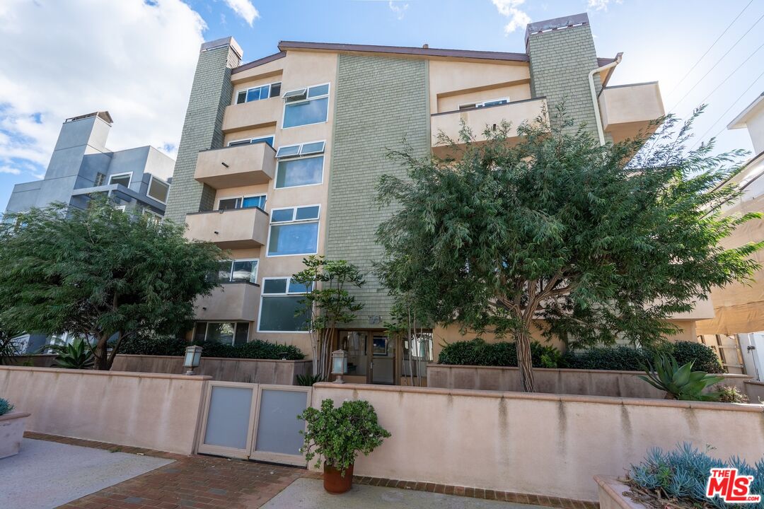 16 Quarterdeck St Unit: 301