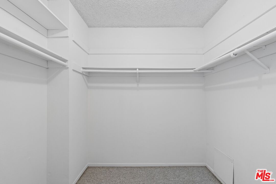 16 Quarterdeck St Unit: 301