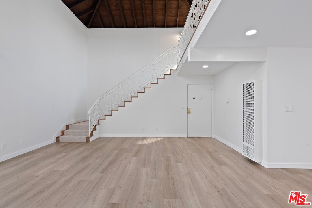 122 Buccaneer St Unit: 3