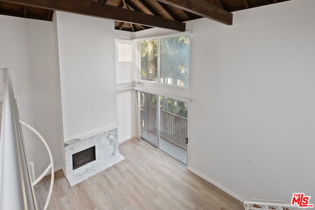 122 Buccaneer St Unit: 3