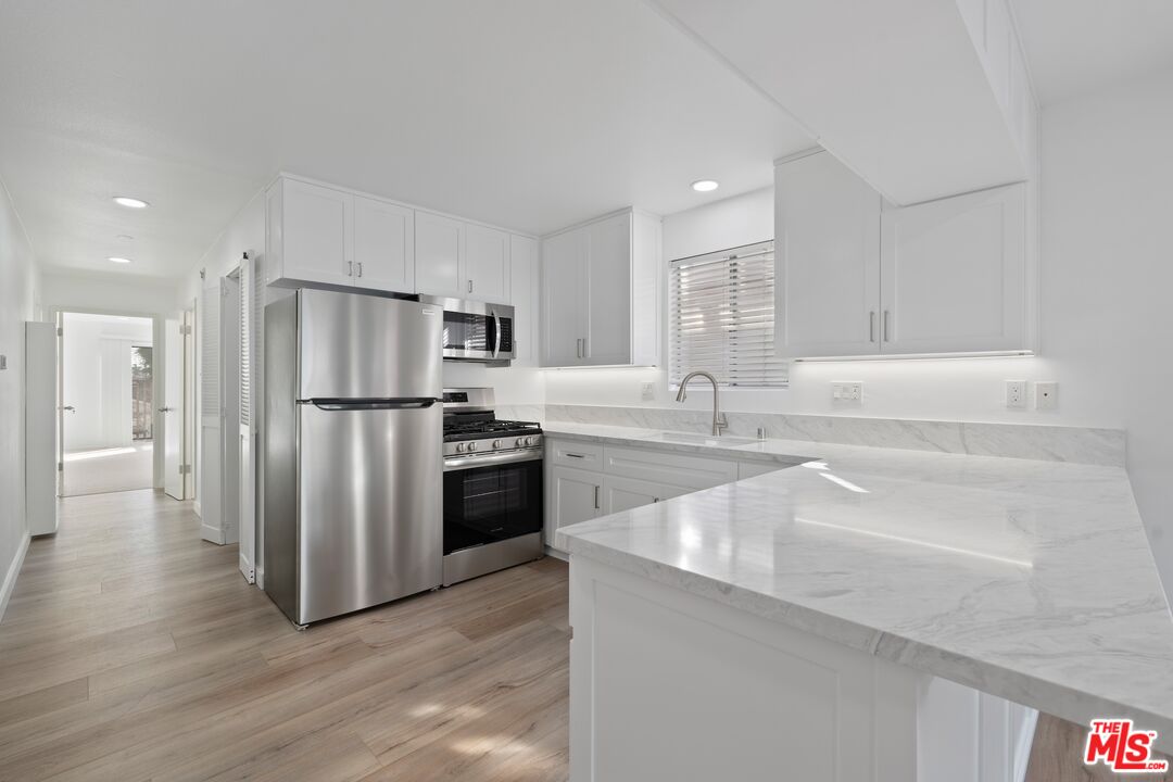 122 Buccaneer St Unit: 3