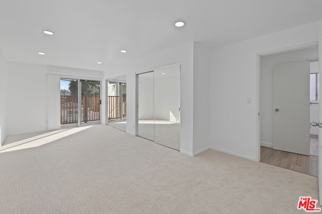 122 Buccaneer St Unit: 3