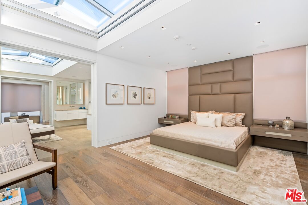 2505 Ocean Front Walk