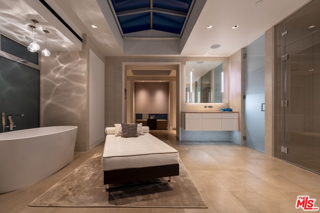 2505 Ocean Front Walk