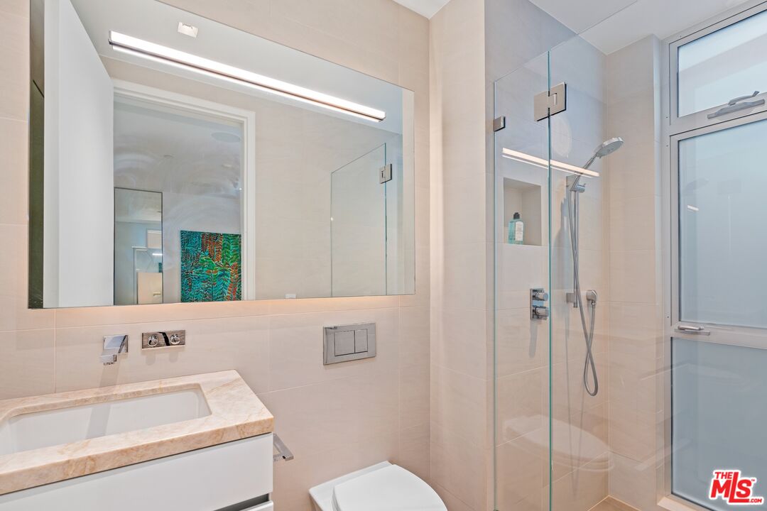 2505 Ocean Front Walk