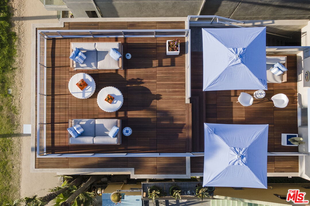 2505 Ocean Front Walk