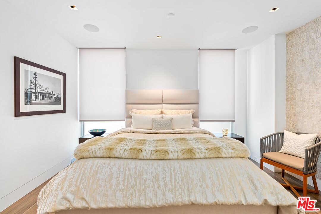 2505 Ocean Front Walk