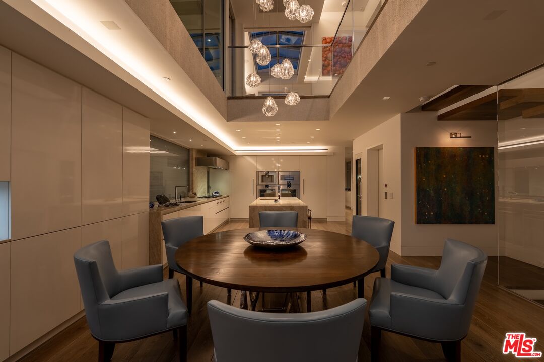 2505 Ocean Front Walk